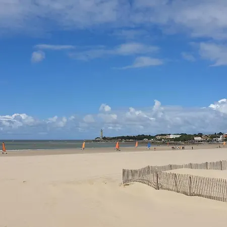 A 300m De La *
